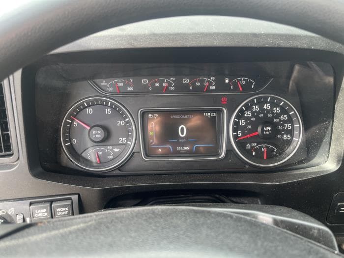 2019 International LT — photo 16
