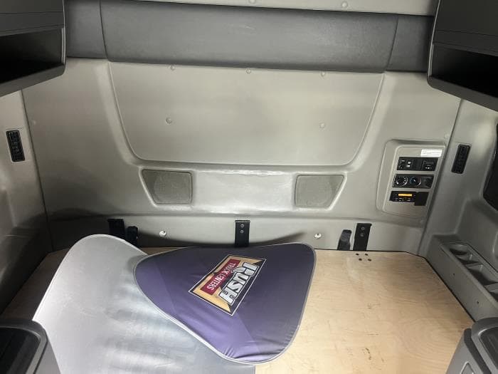 2019 International LT — photo 19