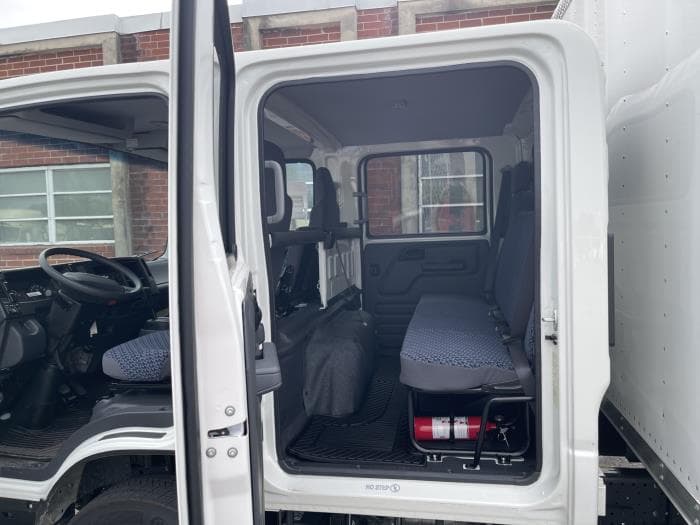 2027 Isuzu NPR — photo 9