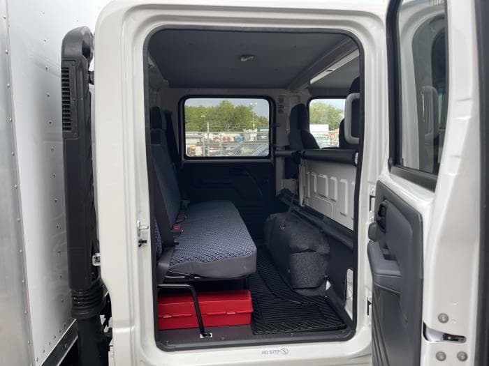 2027 Isuzu NPR — photo 11