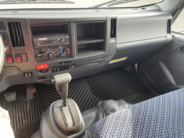 2027 Isuzu NPR — photo 12