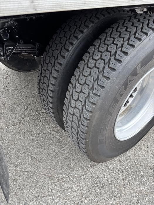 2017 International 4300 — photo 8