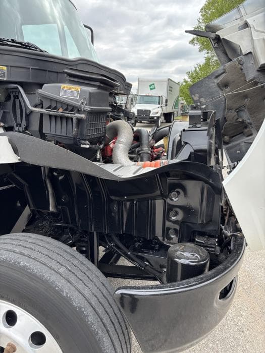 2017 International 4300 — photo 18