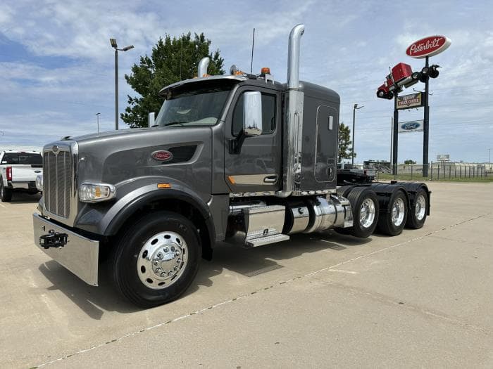 2021 Peterbilt 567 — photo 2