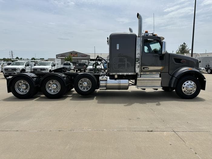 2021 Peterbilt 567 — photo 6