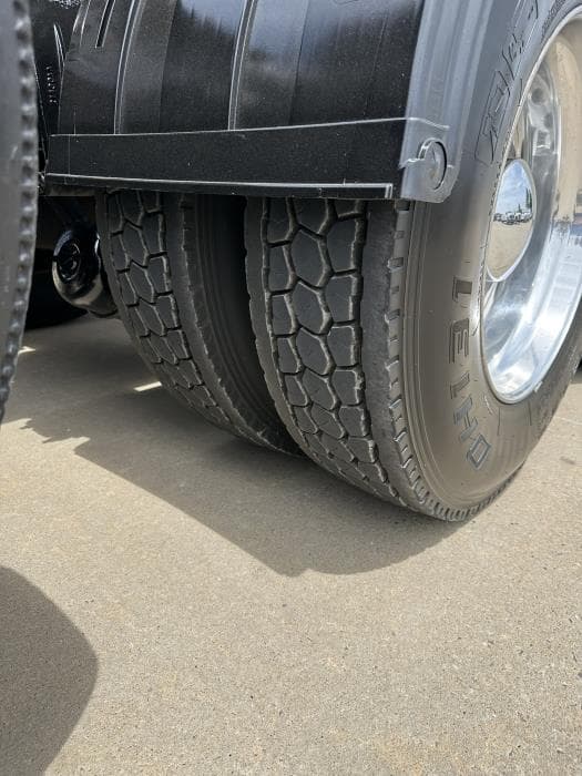 2021 Peterbilt 567 — photo 23