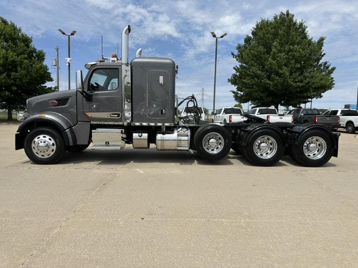 2021 Peterbilt 567 — photo 3