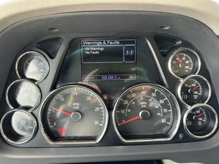 2021 Peterbilt 567 — photo 8