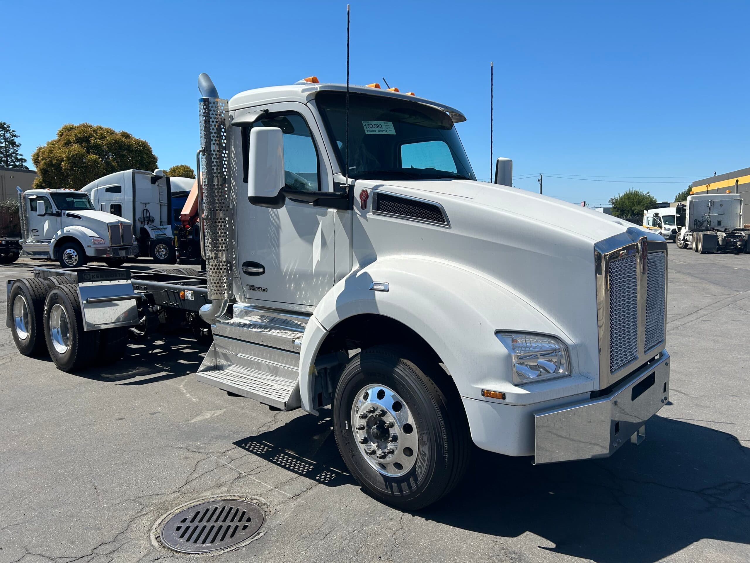 2025 Kenworth T880