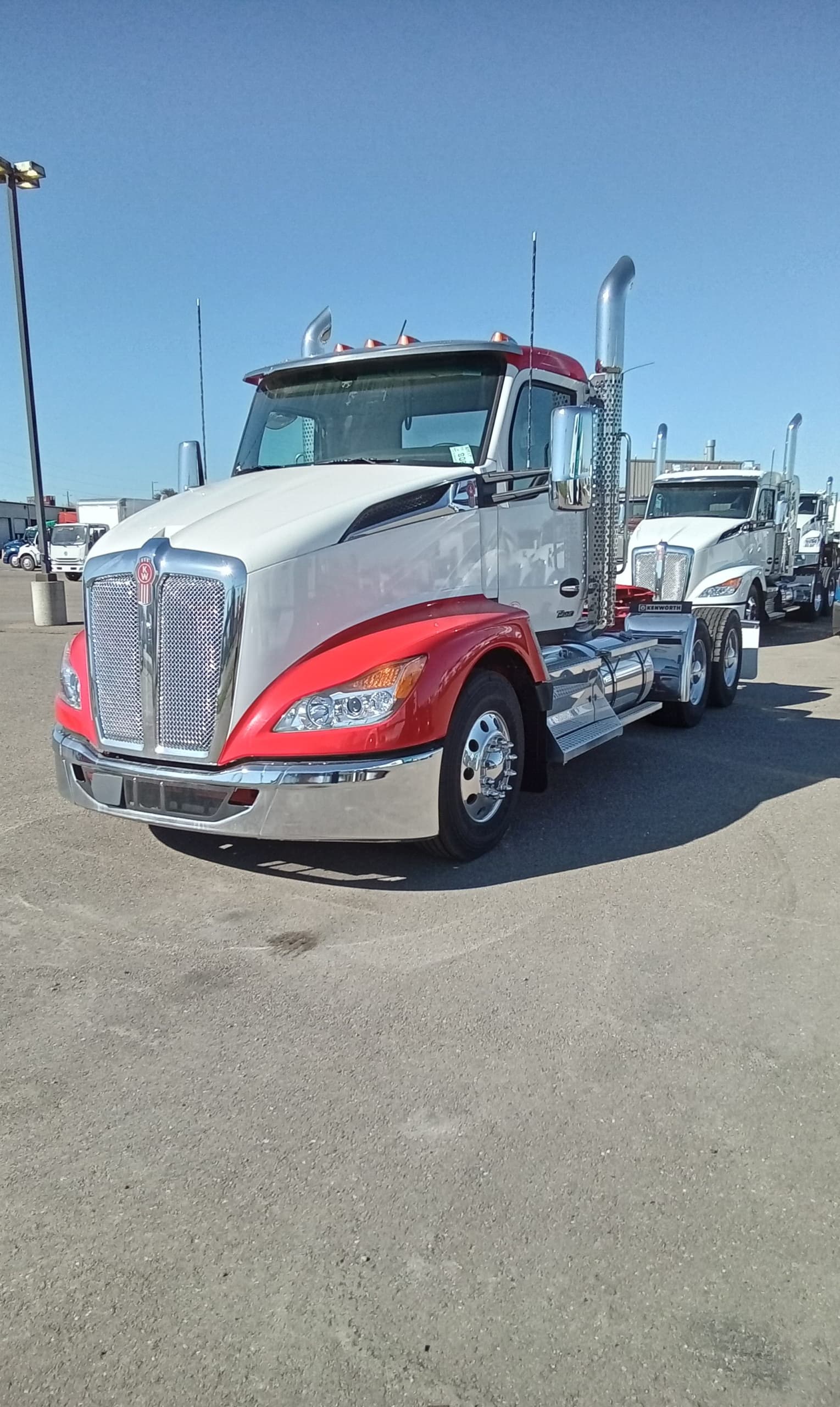 2024 Kenworth T680