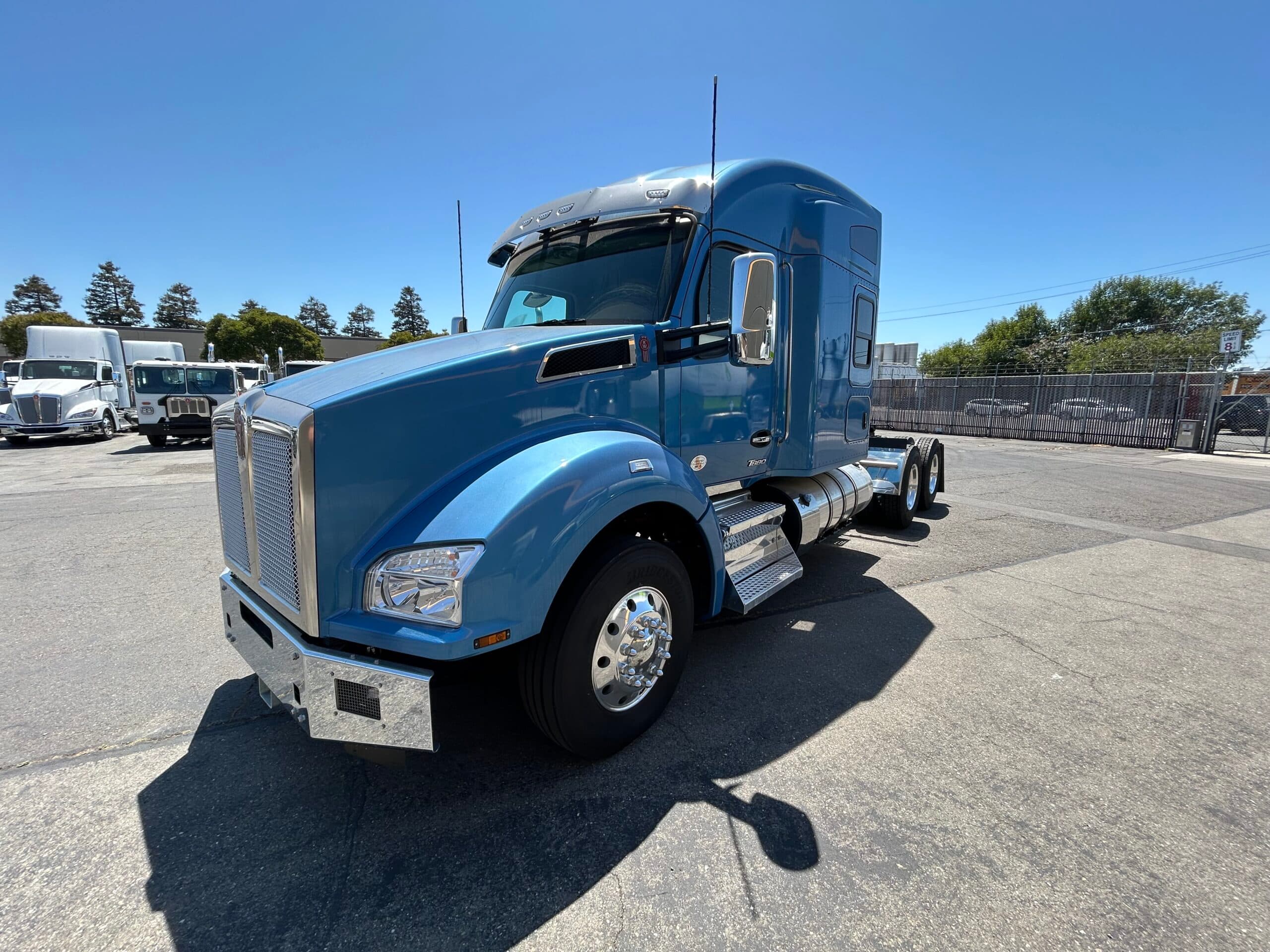 2024 Kenworth T880