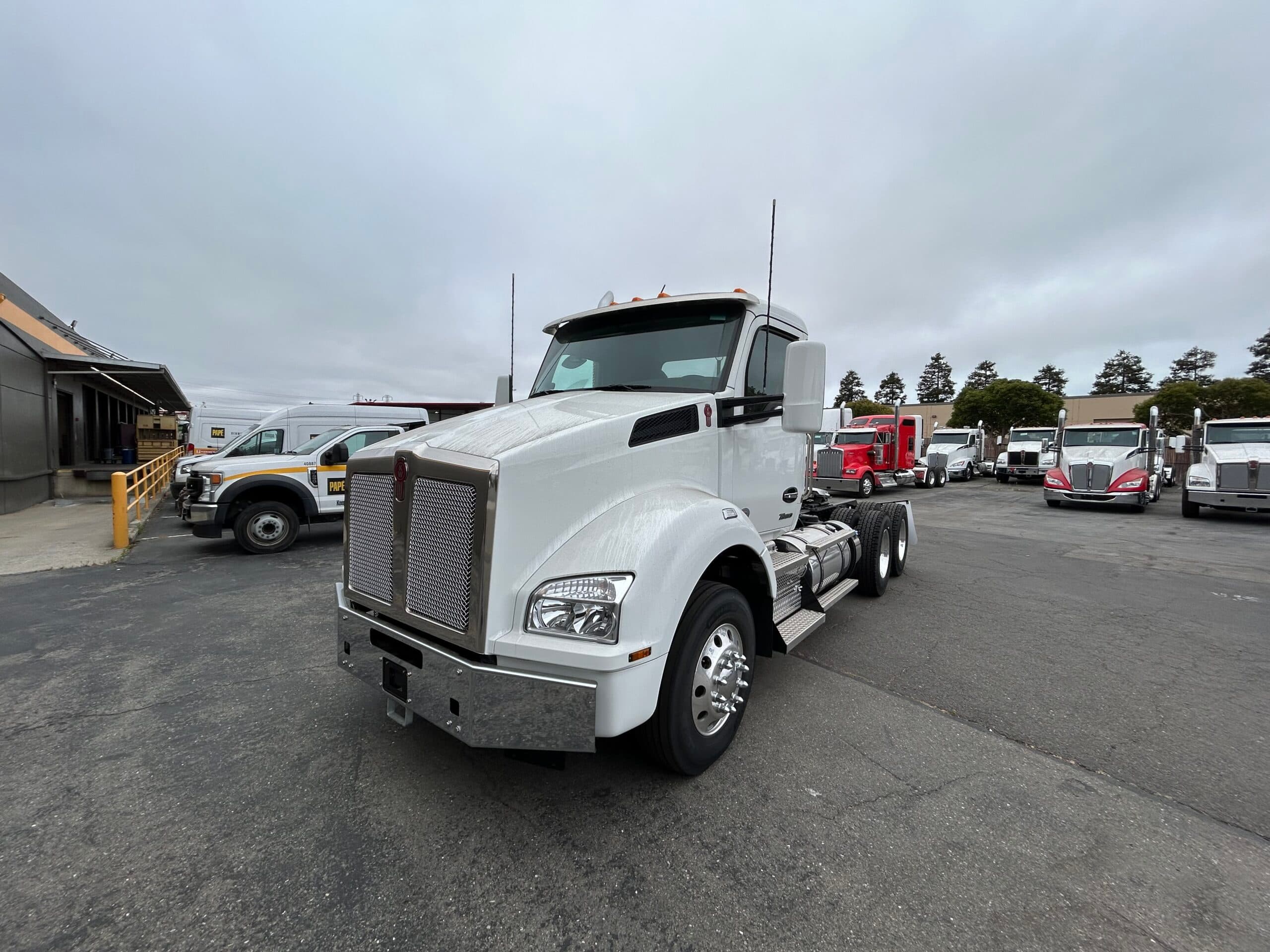 2024 Kenworth T880
