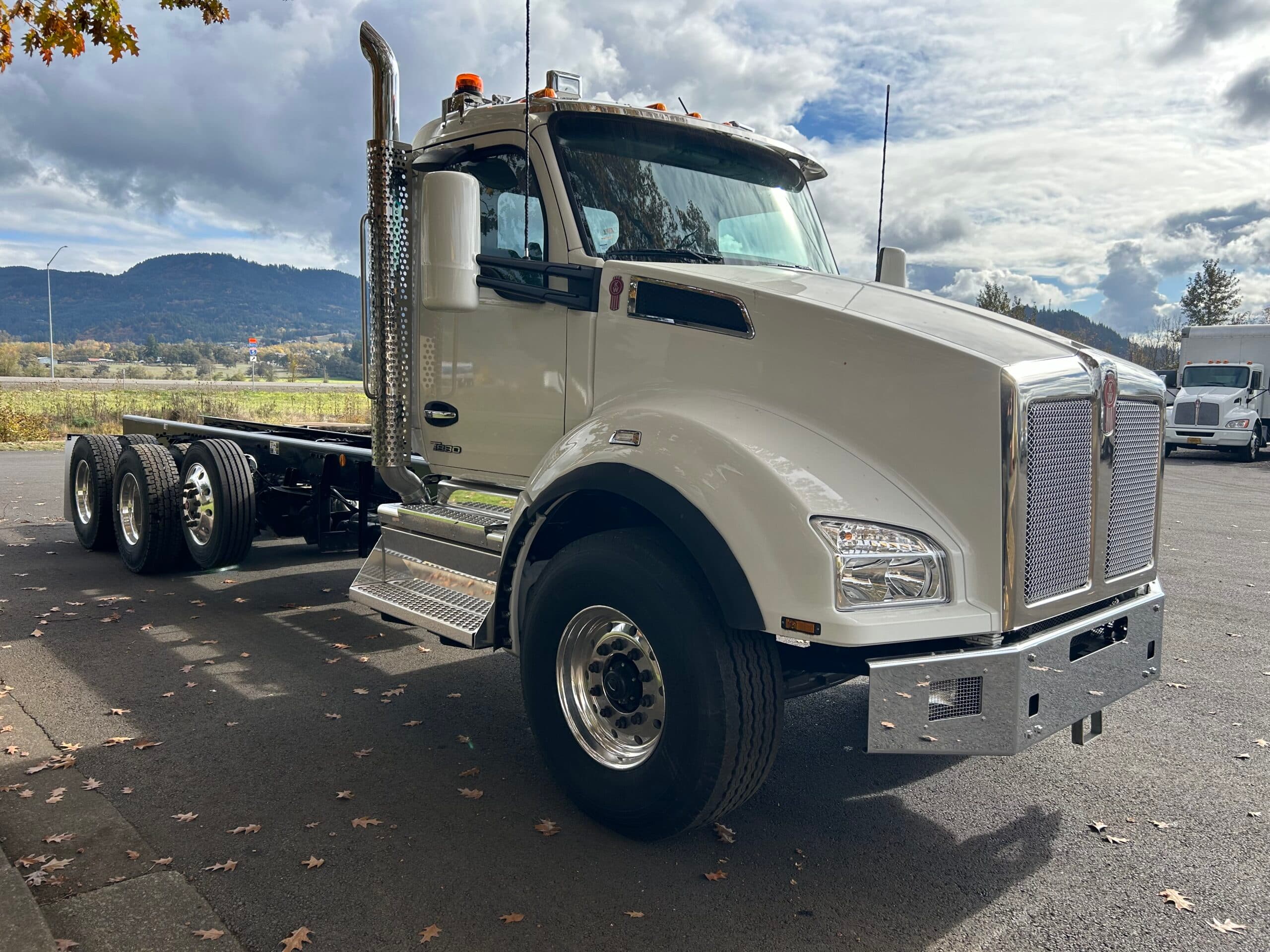 2024 Kenworth T880