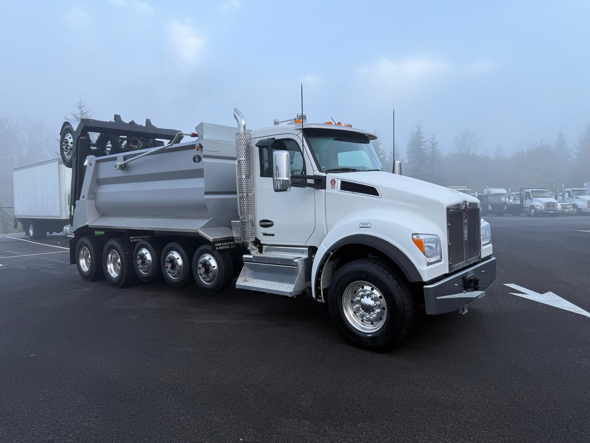 2025 Kenworth T880