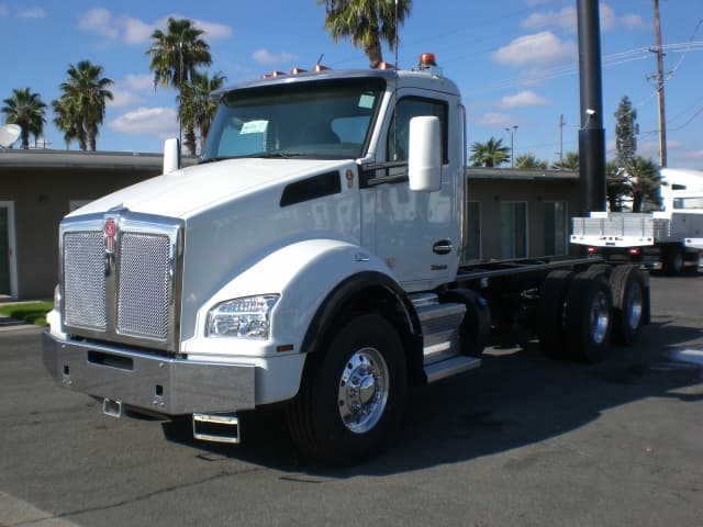 2024 Kenworth T880