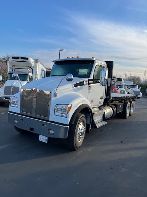 2024 Kenworth T880