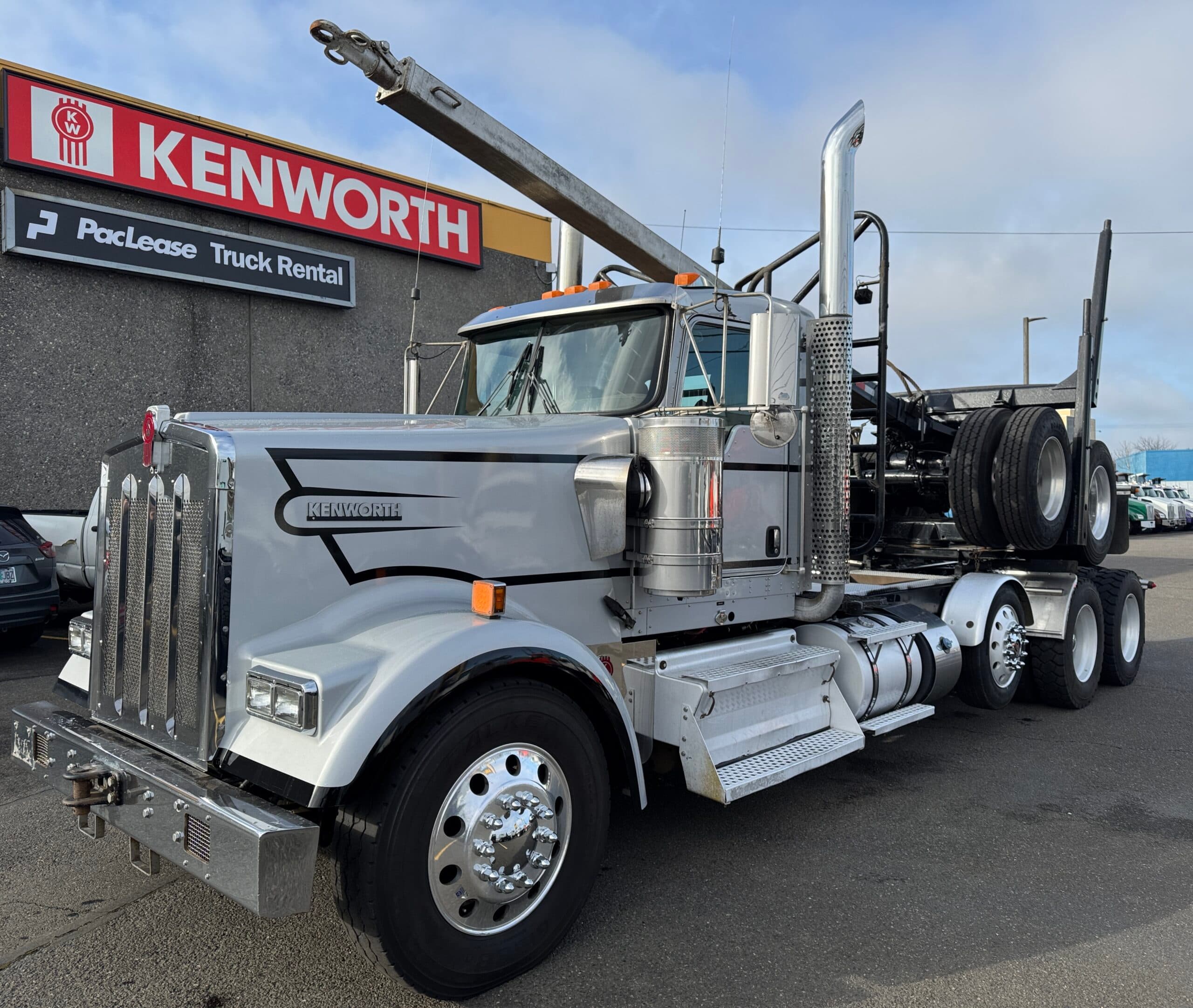 2019 Kenworth W900