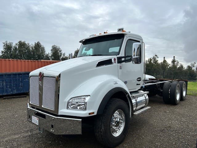 2025 Kenworth T800