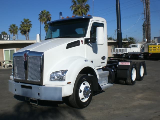 2023 Kenworth T880
