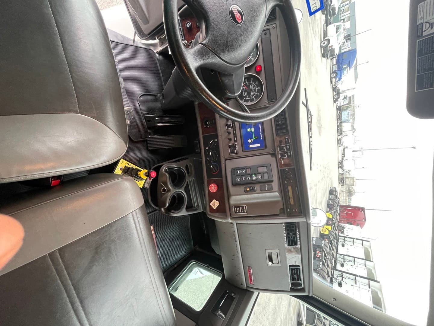 2010 Kenworth T370 in SAN ANTONIO, TX — photo 2
