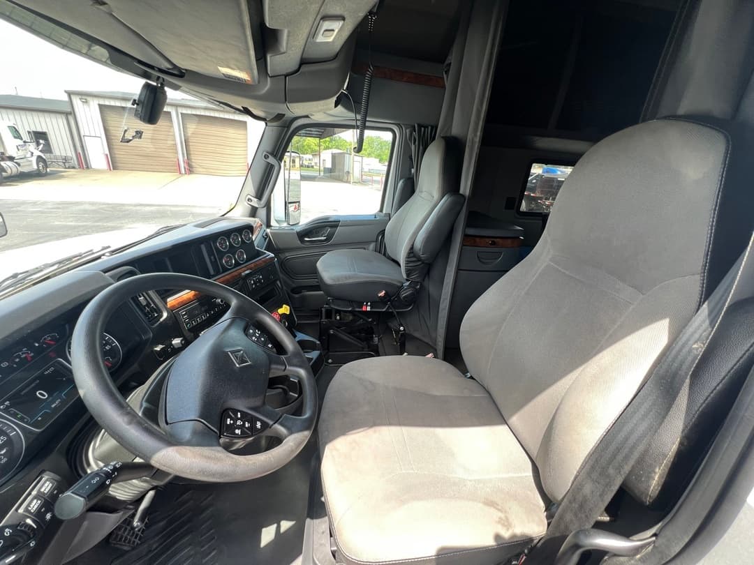 2022 International LT in Tulsa, OK — photo 14