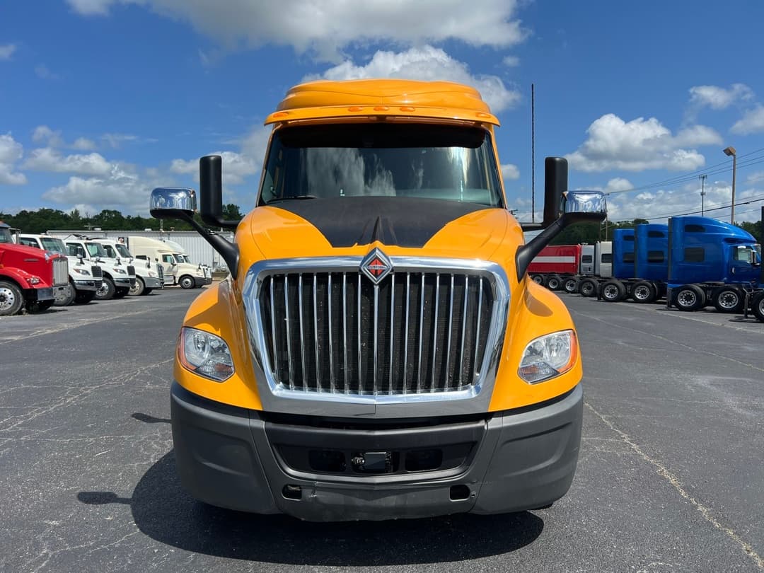 2022 International LT in Oklahoma City, OK — photo 2
