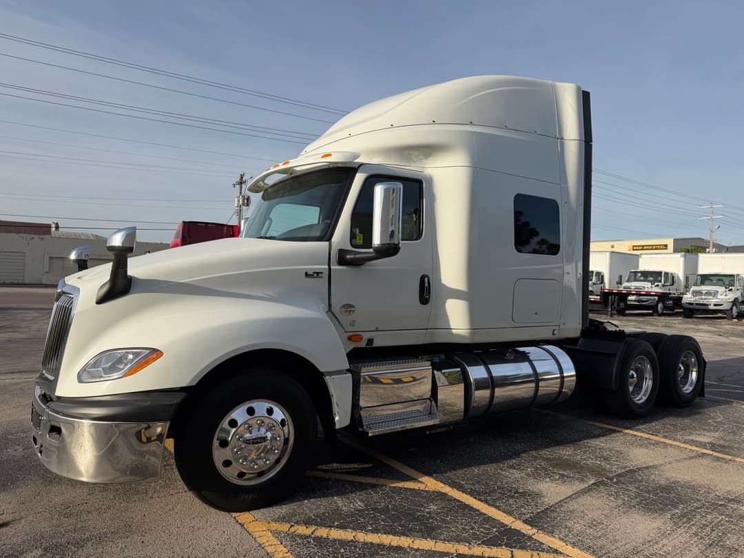 2021 International LT in Oklahoma City, OK — photo 13