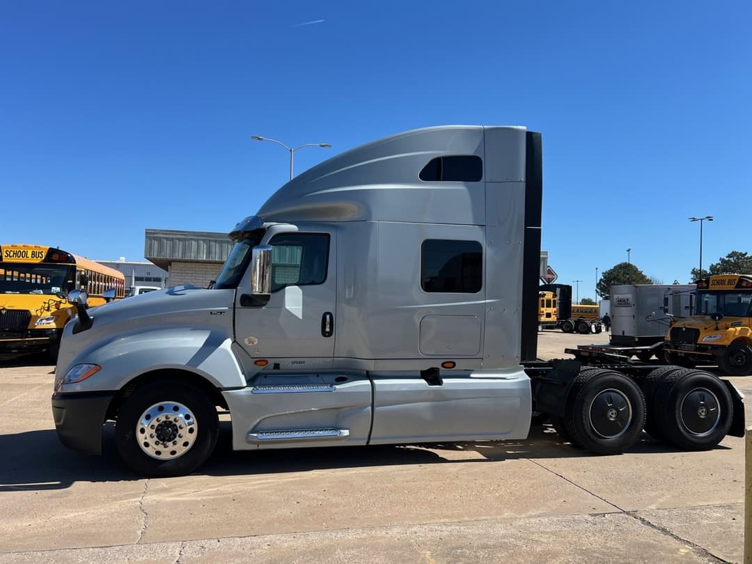 2023 International LT in Tulsa, OK — photo 12
