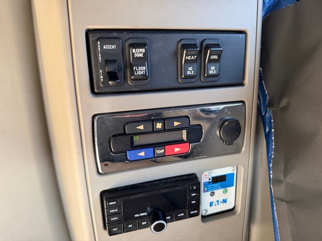 2021 International LT in Oklahoma City, OK — photo 8