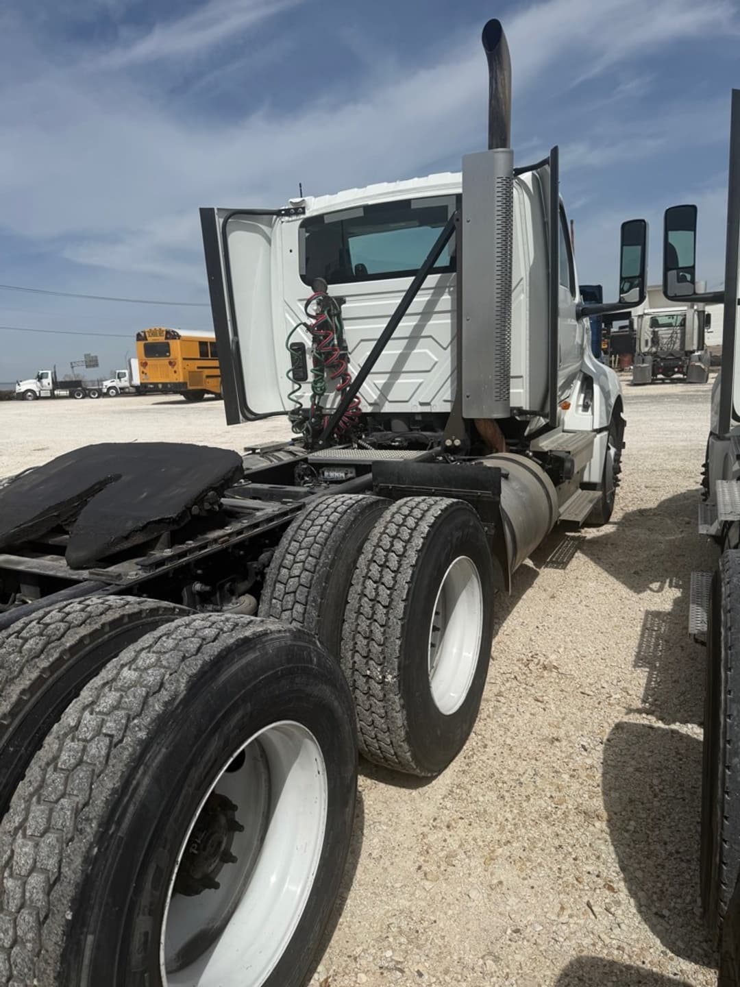 2021 International LT in Temple, TX — photo 2