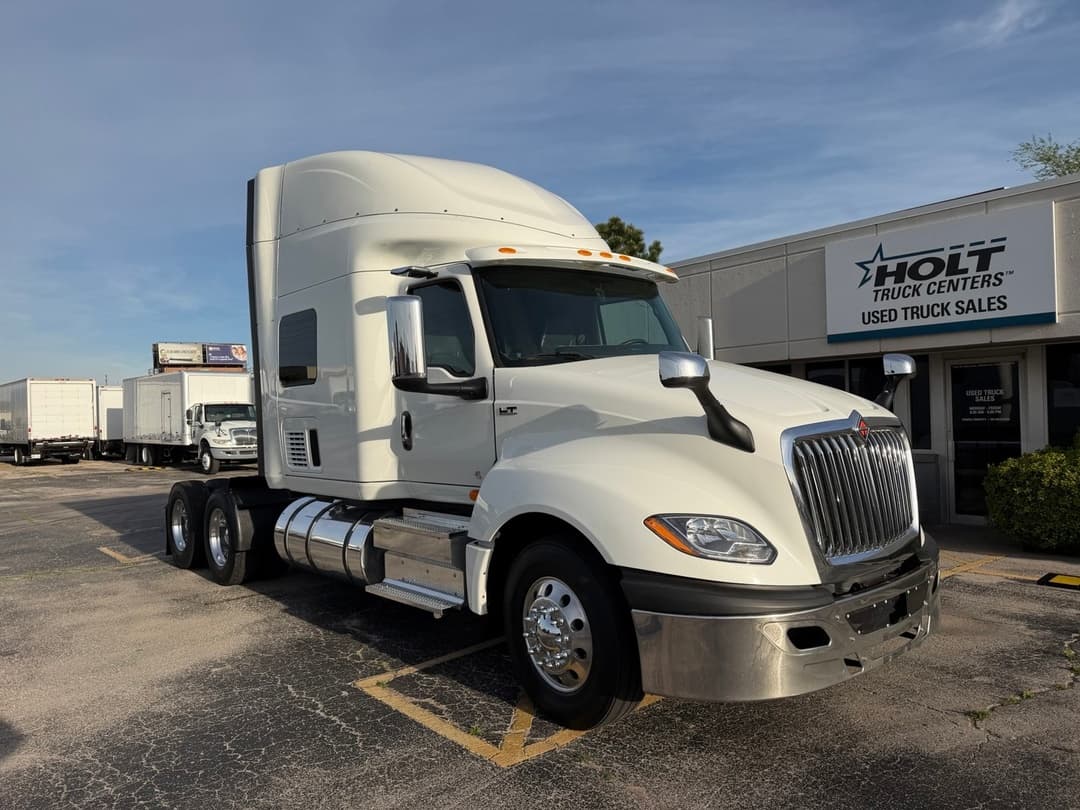 2021 International LT in Oklahoma City, OK — photo 11