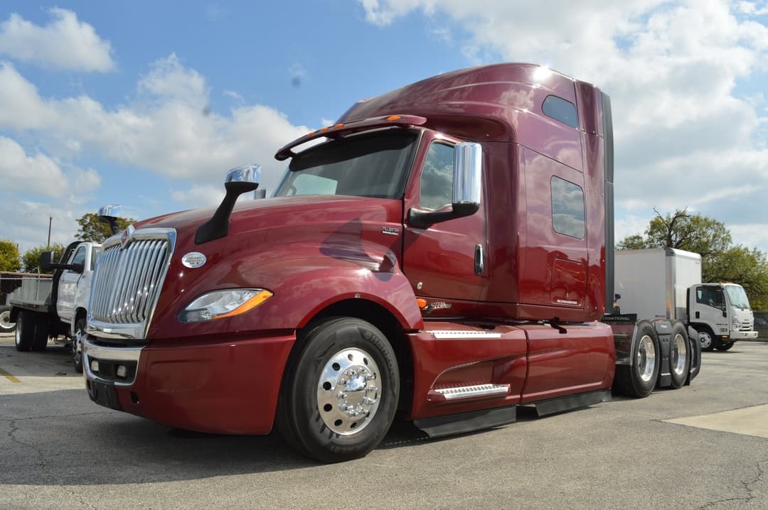 2022 International LT