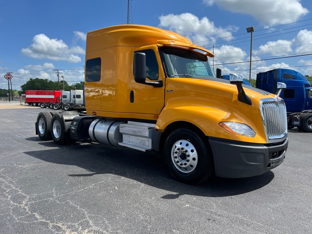 2022 International LT in Oklahoma City, OK — photo 3