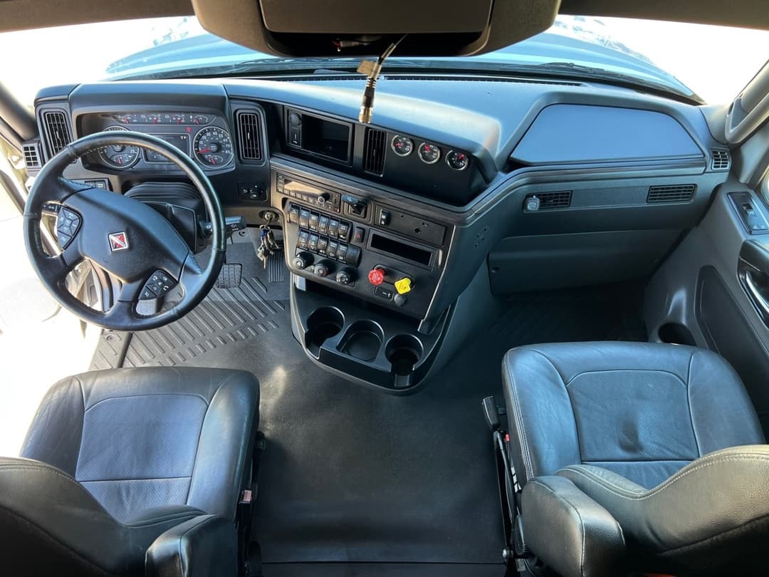 2023 International LT in Tulsa, OK — photo 8