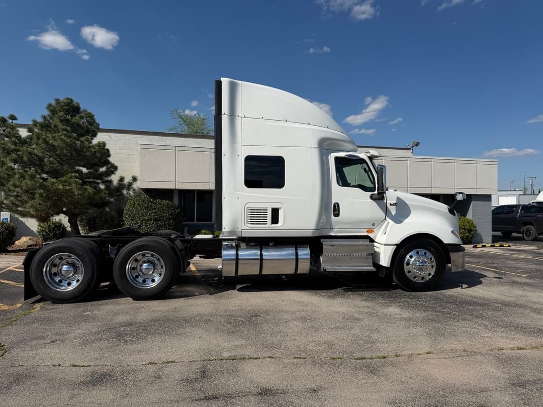 2021 International LT in Oklahoma City, OK — photo 14