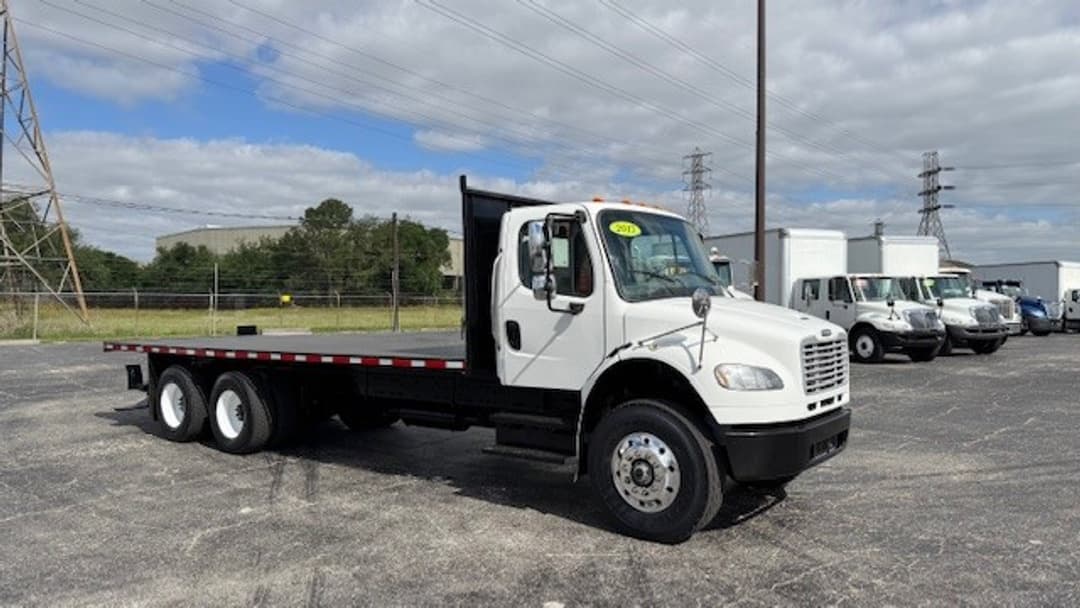2017 Freightliner M2 106