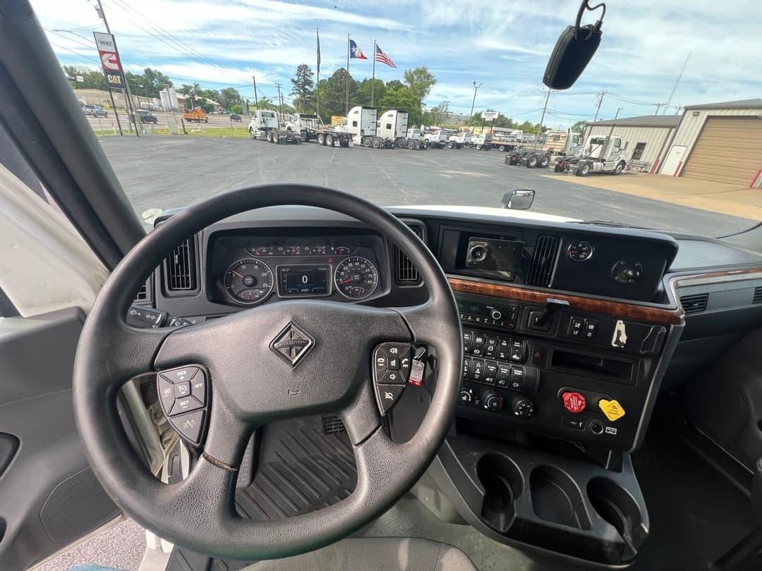 2022 International LT in Tulsa, OK — photo 15