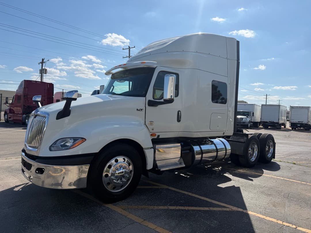 2021 International LT in Oklahoma City, OK — photo 8