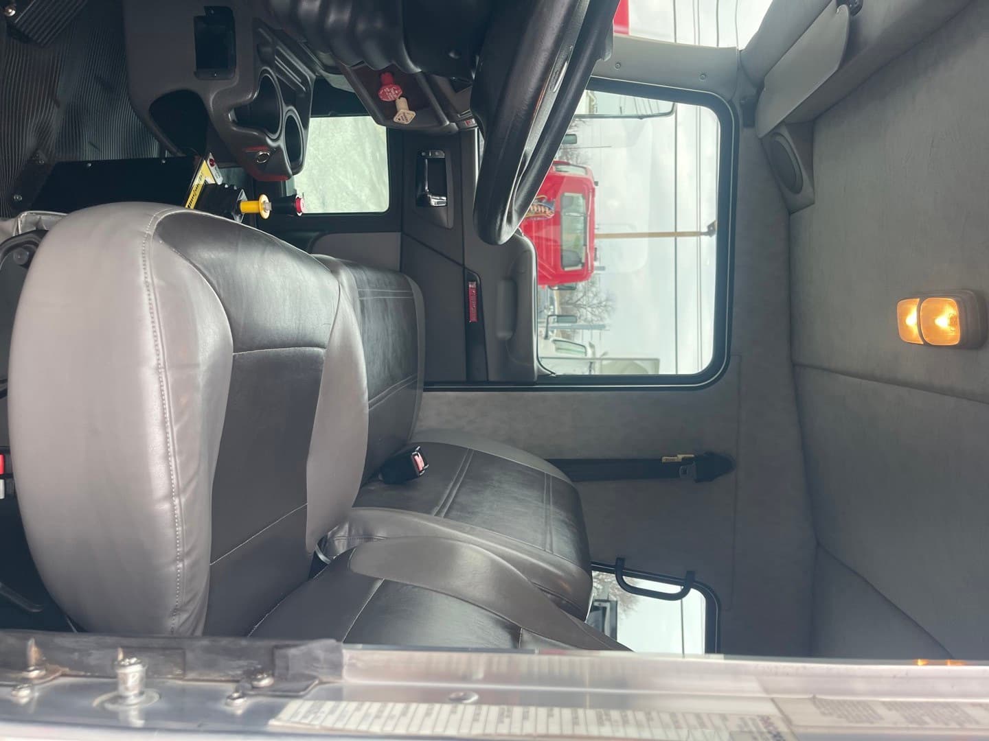 2010 Kenworth T370 in SAN ANTONIO, TX — photo 12