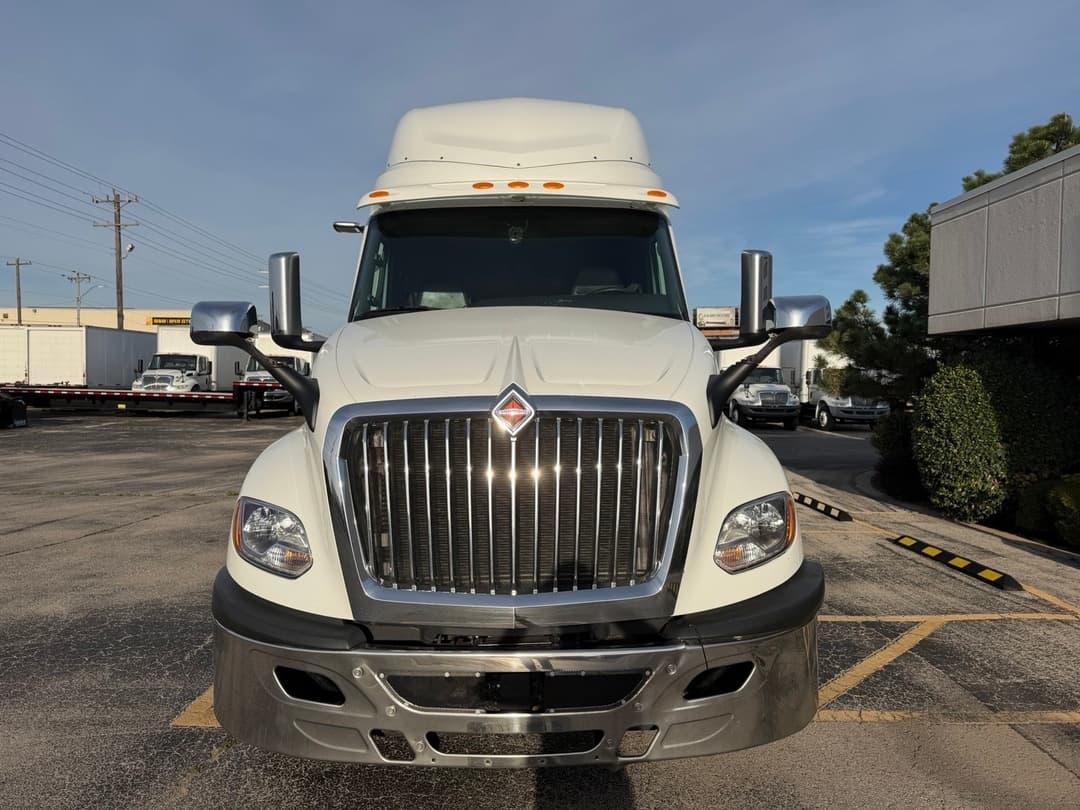 2021 International LT in Oklahoma City, OK — photo 10