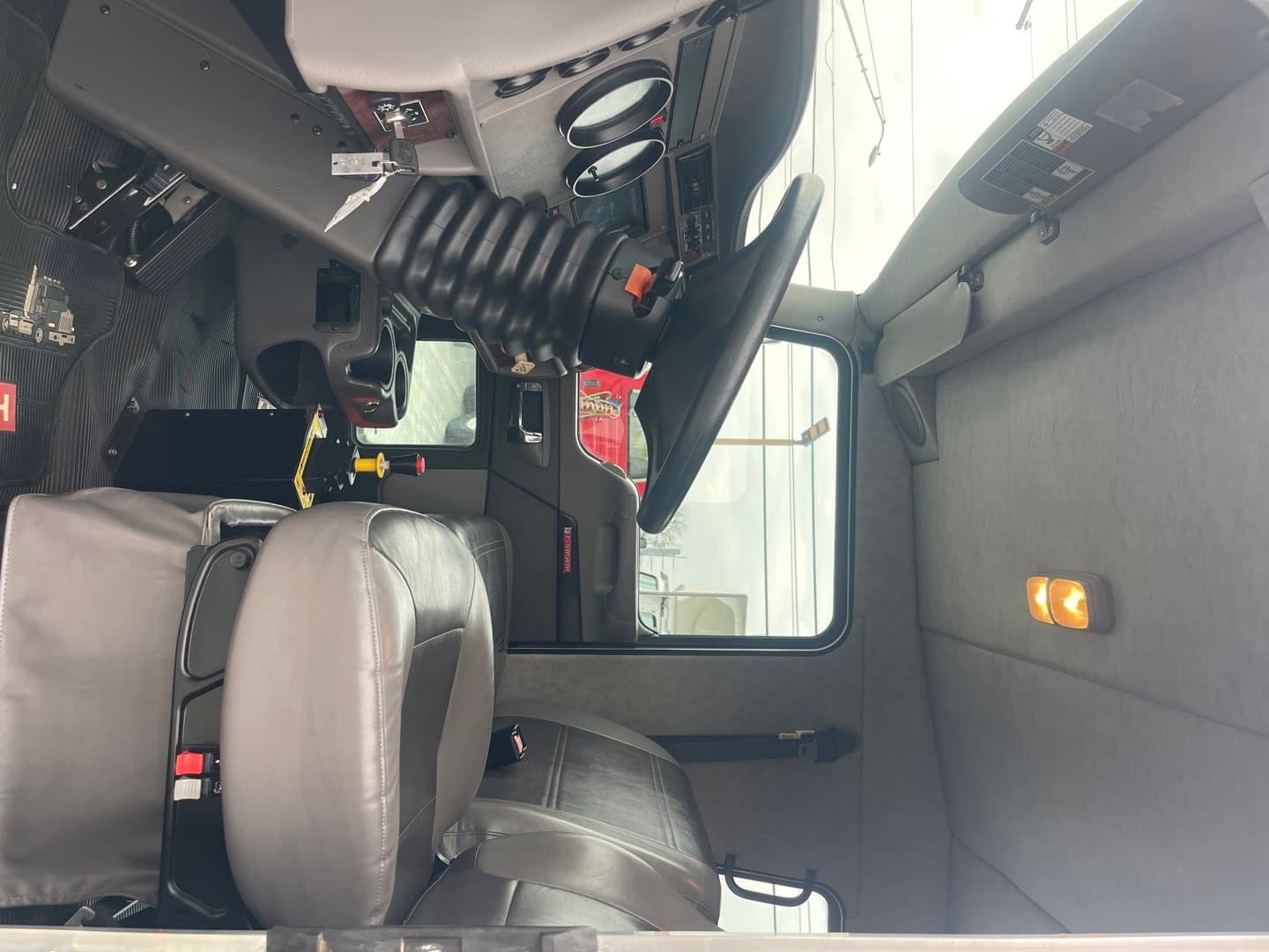 2010 Kenworth T370 in SAN ANTONIO, TX — photo 10