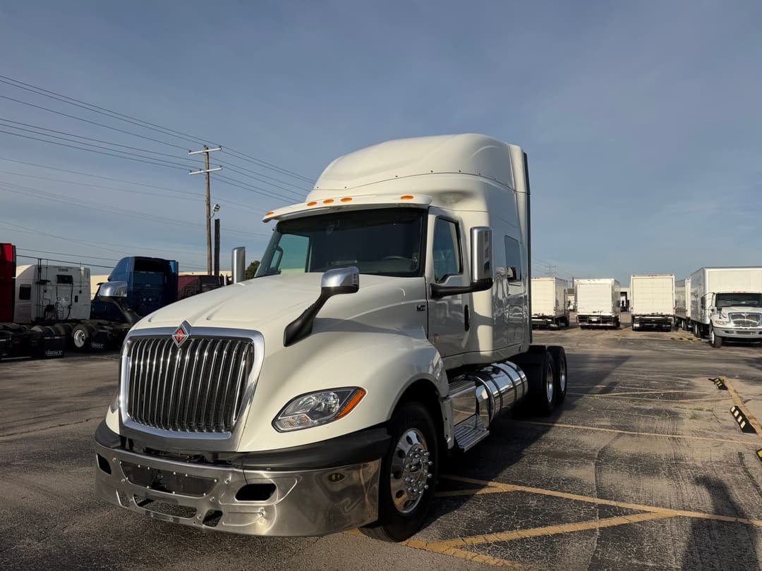 2021 International LT in Oklahoma City, OK — photo 12