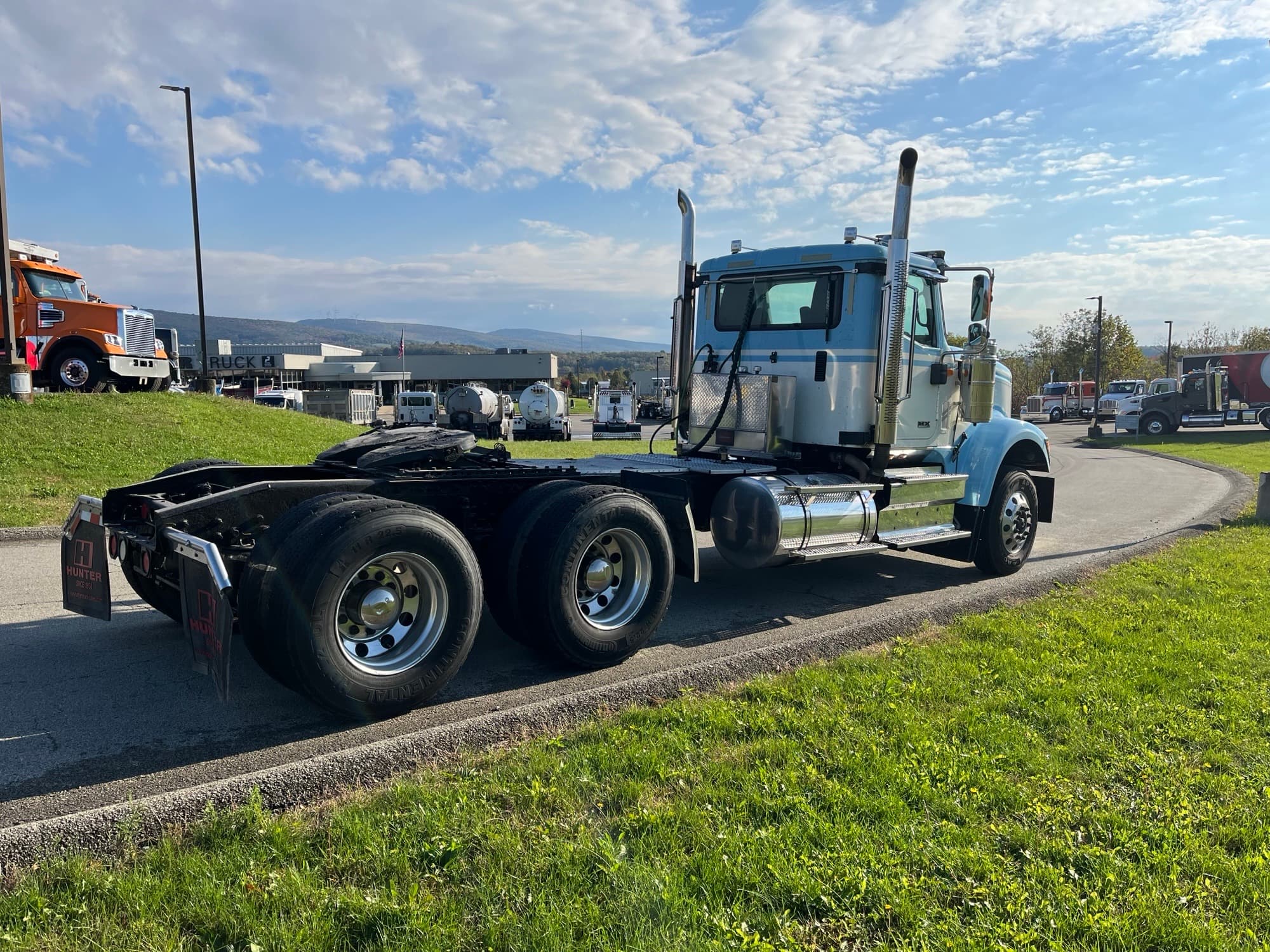 2018 International HX in UNIONTOWN, PA — photo 4