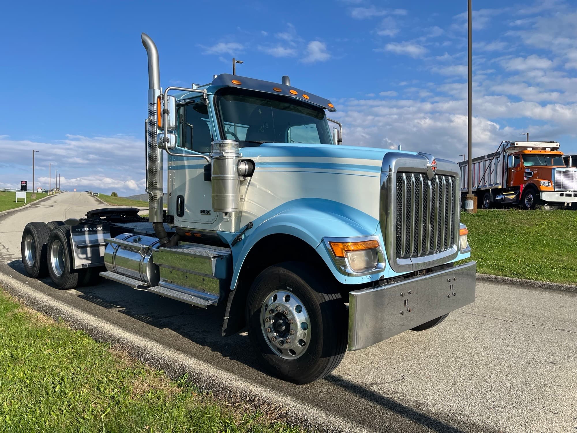 2018 International HX in UNIONTOWN, PA — photo 5