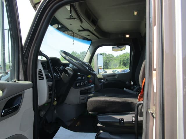 2020 Peterbilt 567 in BUTLER, PA — photo 8
