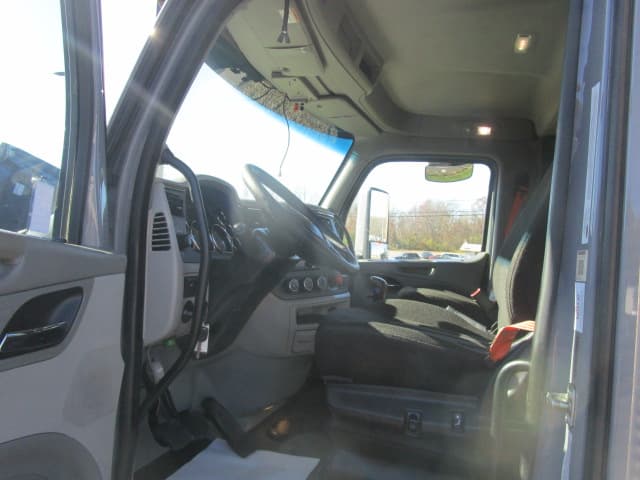 2020 Peterbilt 567 in BUTLER, PA — photo 12