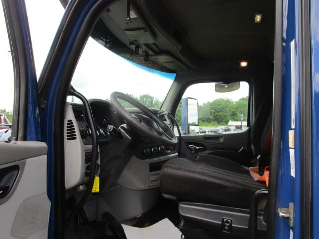 2020 Peterbilt 567 in BUTLER, PA — photo 9