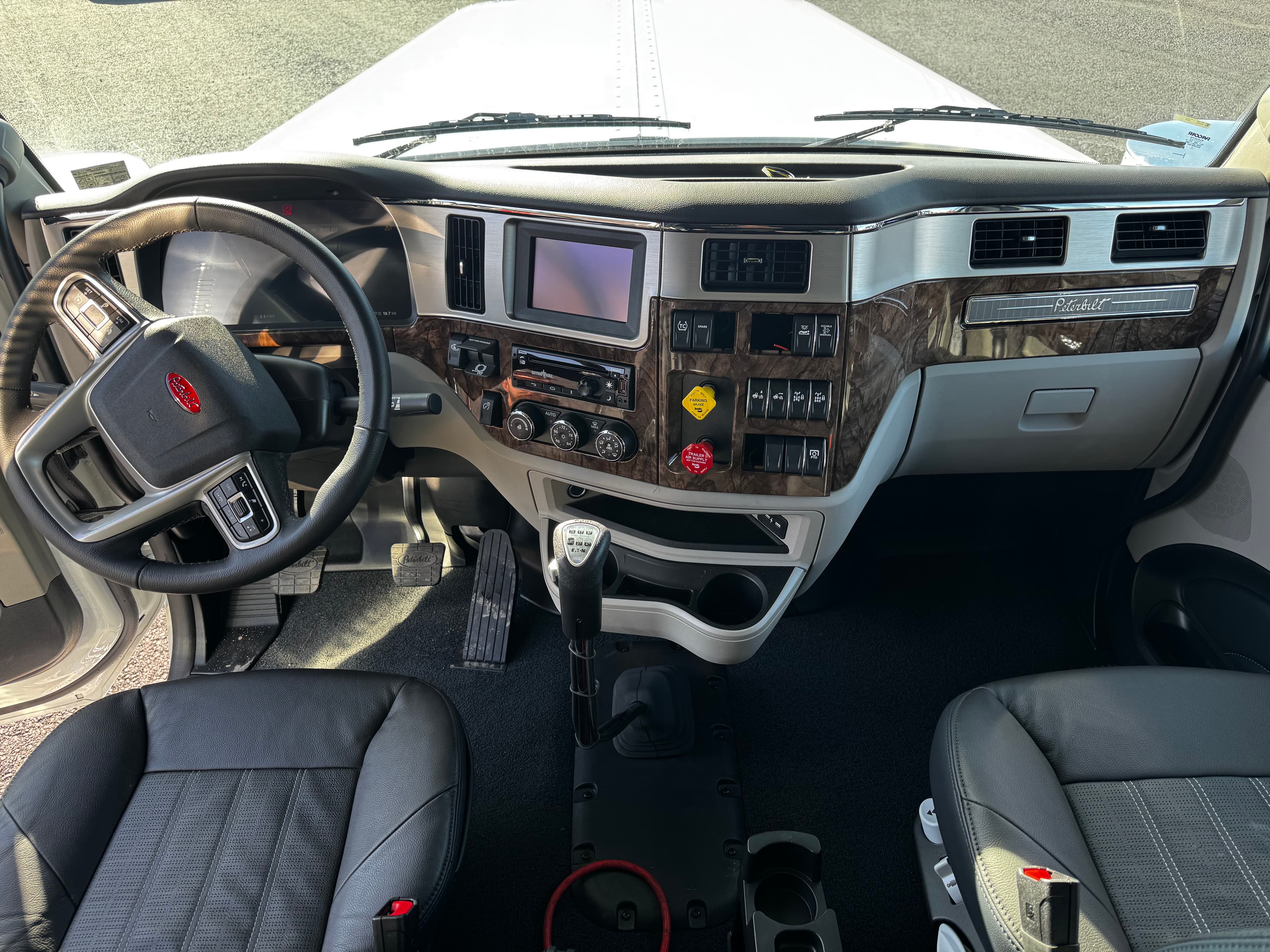 2025 Peterbilt 589 in SCRANTON, PA — photo 10
