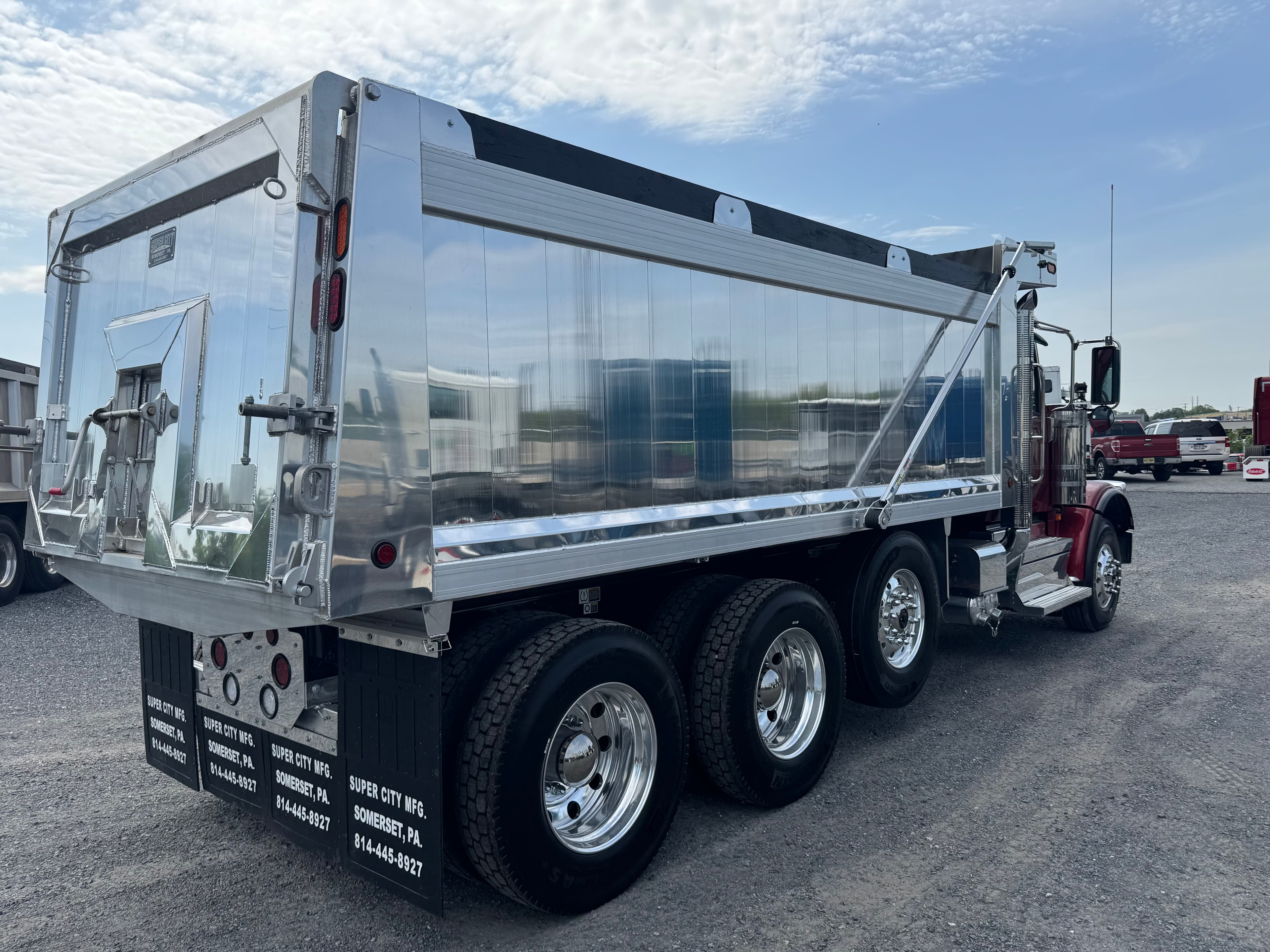 2025 Peterbilt 589 in LANCASTER, PA — photo 5