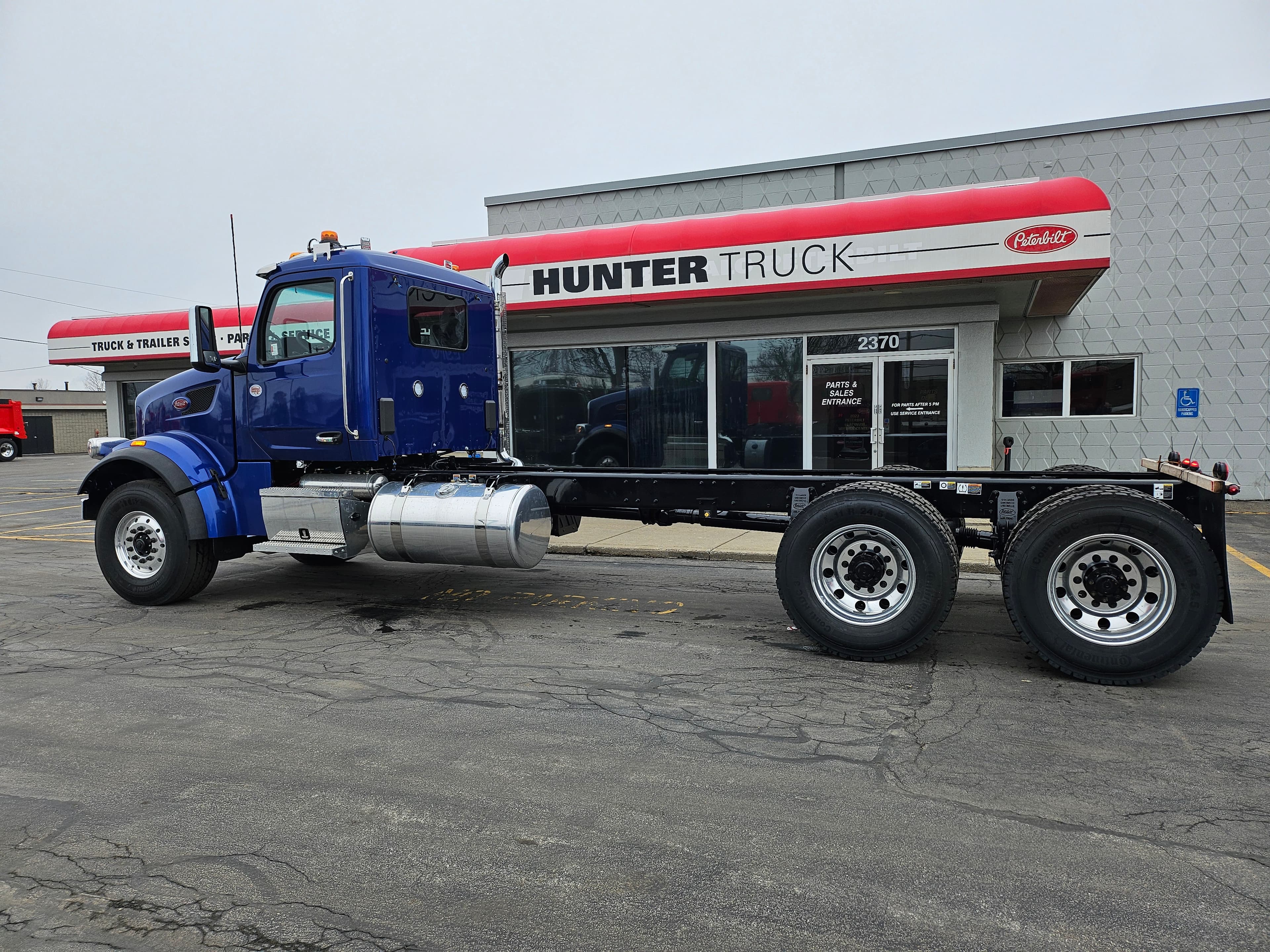 2025 Peterbilt 567 in BUFFALO, NY — photo 3